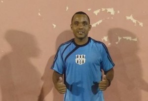 Evandro, autor de 2 gols para o Carlos e Edgard