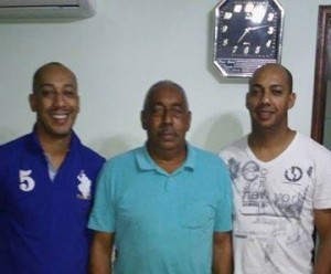 Na foto, Goiabeira e os filhos