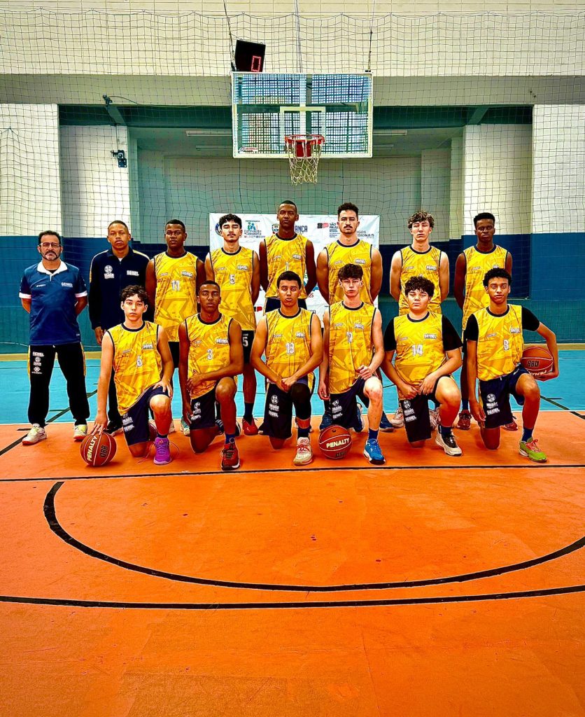 O atributo alt desta imagem está vazio. O nome do arquivo é Basquete-Masculino-1-836x1024.jpg