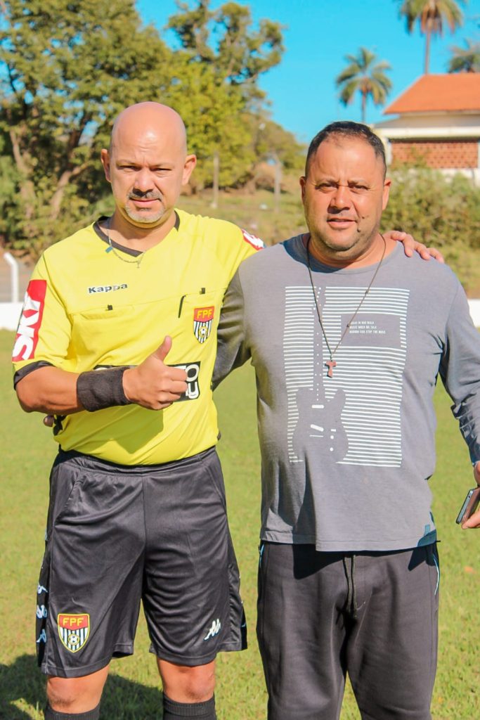 O atributo alt desta imagem está vazio. O nome do arquivo é arb-6-7-683x1024.jpg