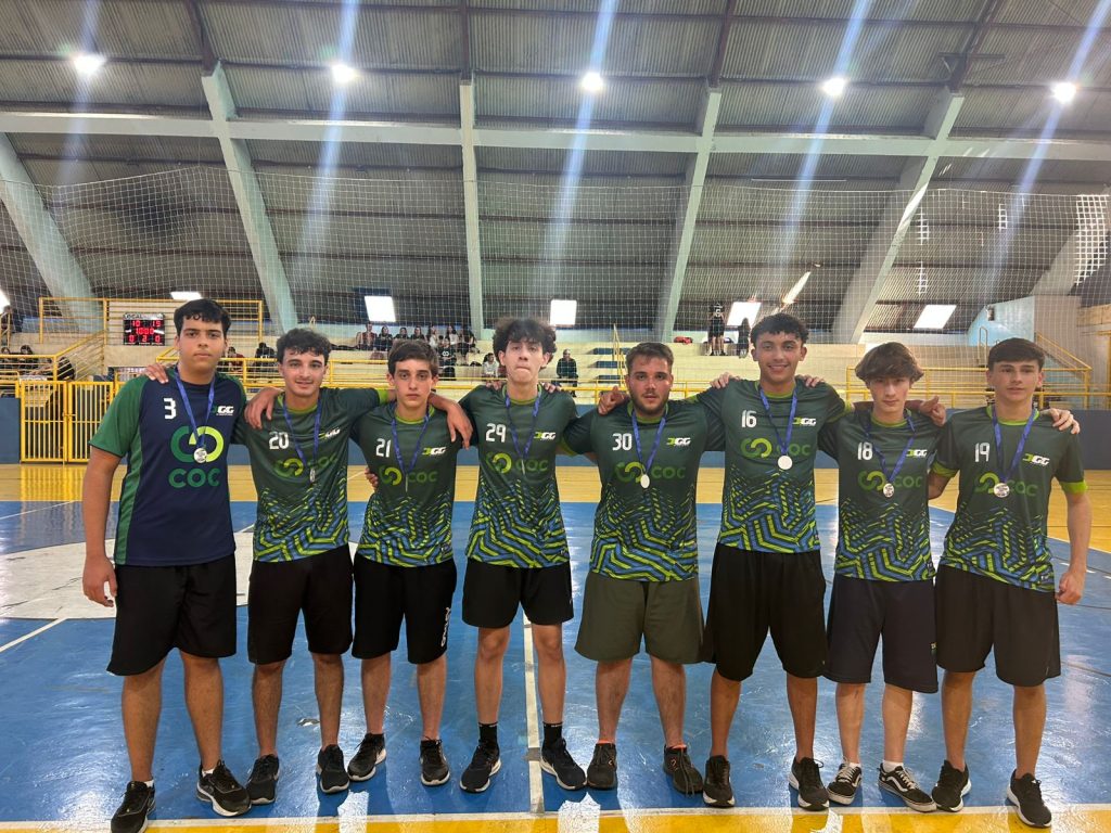 O atributo alt desta imagem está vazio. O nome do arquivo é Handebol-masculino-sub-17-DGG-COC-vice-campeão-1024x768.jpg