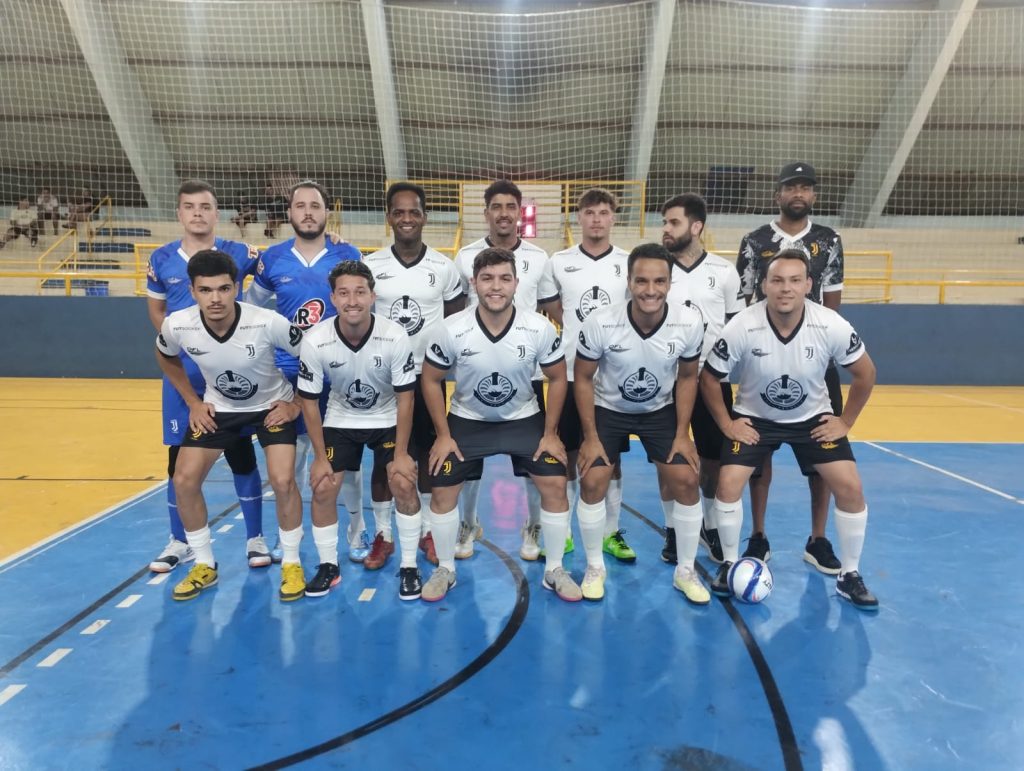 O atributo alt desta imagem está vazio. O nome do arquivo é Juventus-Vila-Verde-prata-2-2-1024x771.jpg