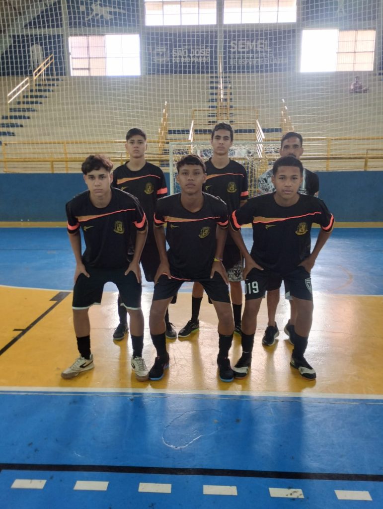 O atributo alt desta imagem está vazio. O nome do arquivo é Meninos-da-VIla-Tap-sub-16-771x1024.jpg