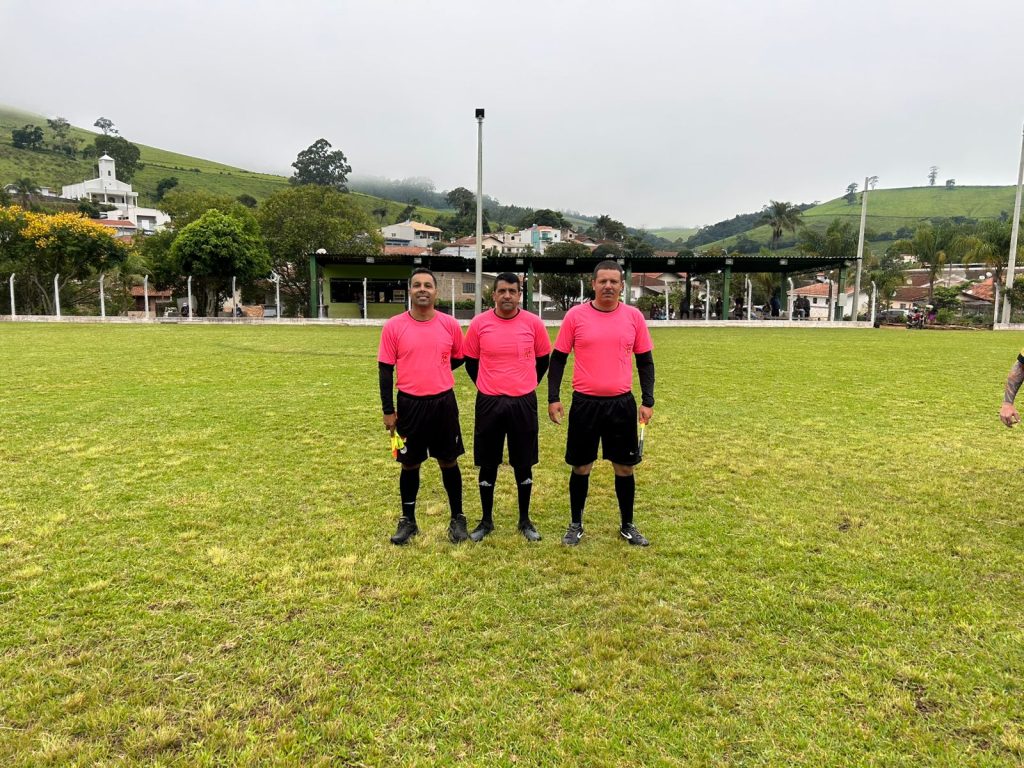 O atributo alt desta imagem está vazio. O nome do arquivo é rbitro-central-marcos-gabriel-Assistente-1-Denis-assistente-2-Maicon-1024x768.jpg